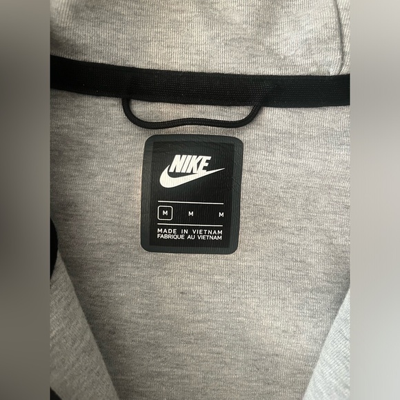 Nike Tech Fleece jacket - Picture 5 of 5